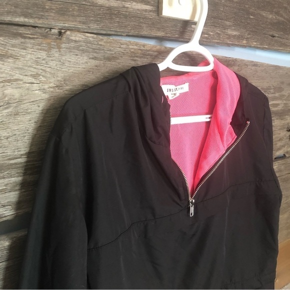 SWS Size Med Black/Pink Lightweight Cropped Hoodie/Jacket - Picture 2 of 5